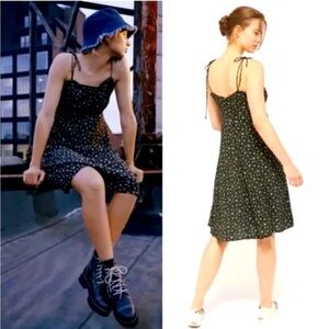 Urban Outfitters Black Ditsy Floral Printed Tie Strap Ashlee Midi Dress Size 6